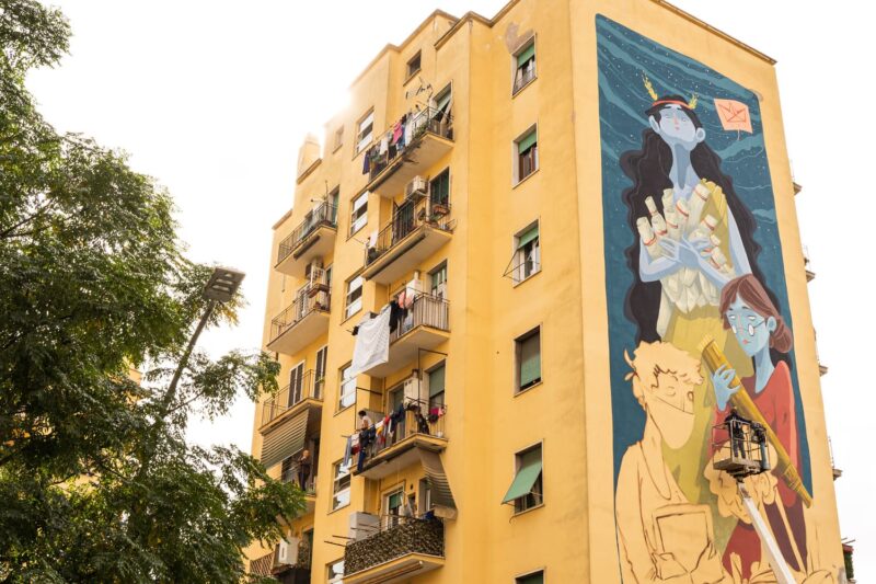 A Roma, la street art ridisegna la toponomastica al femminile